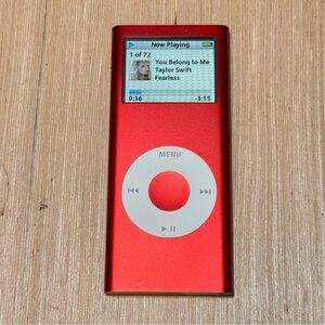 iPod Silver Model:A1199 4GB Tested Good Battery w/Charg 537 Song Read Info Blw!